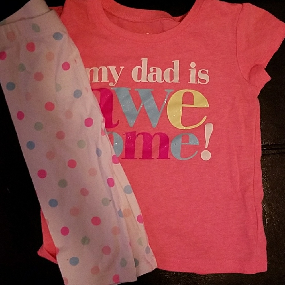 Legging and t-shirt outfit