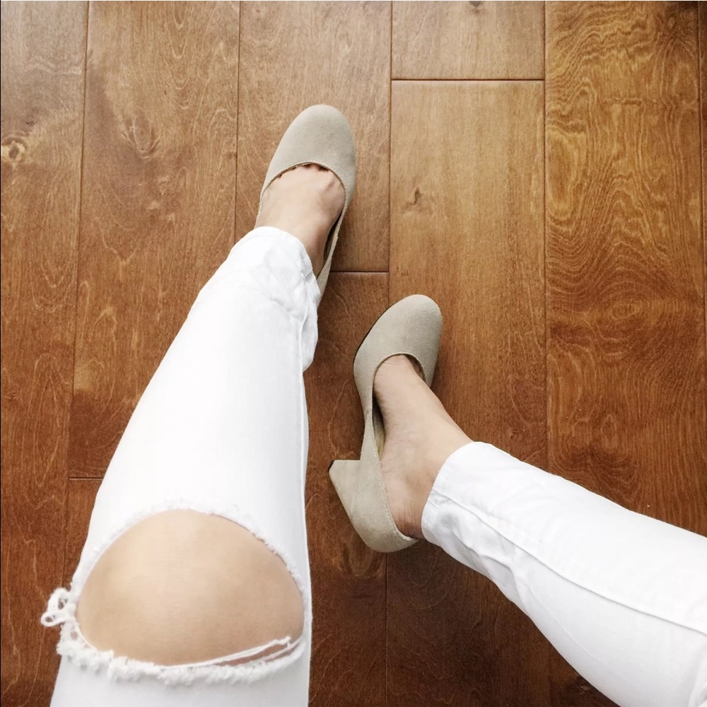 Chunky nude suede block heels round toe