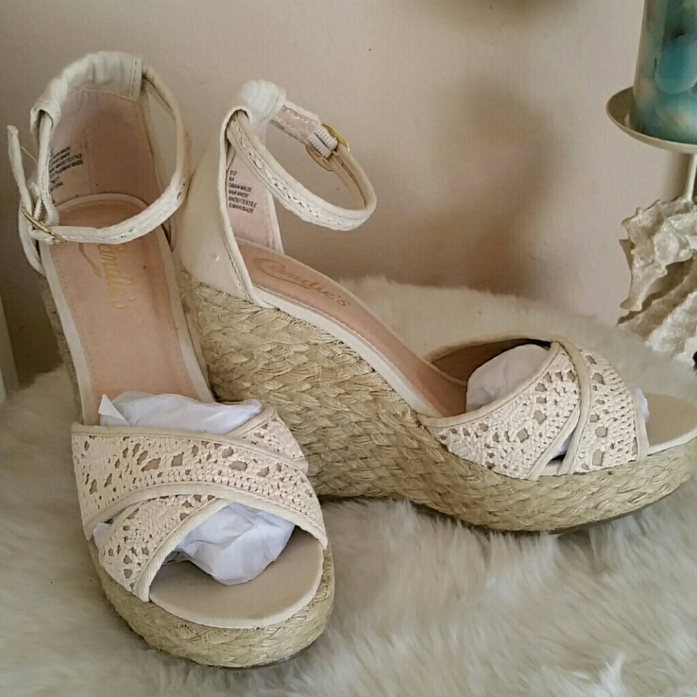 Candie's Symone Cream Wedges Platform Peep Toe 7.5