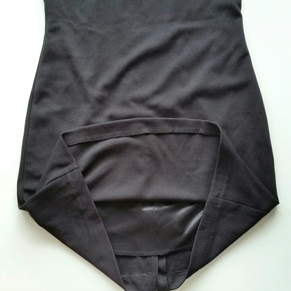 Pearl Detailed V Neck Sheath Dress - Black - Picture 4 of 5