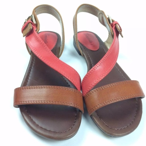 Beckelles Shoes - 🌼Beckelles🌼 Sandals Brown Pink Strap Buckle 6.5