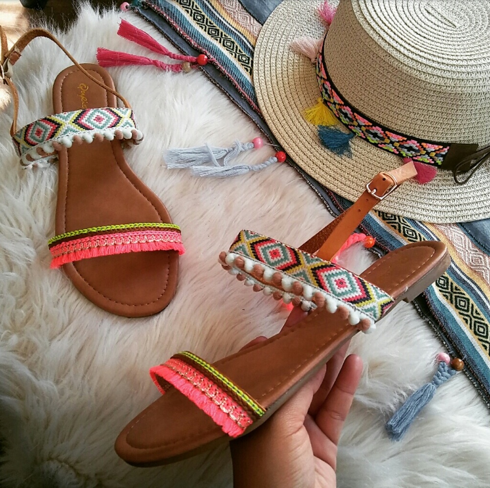 //The Adriana// Camel Aztec Print Sandal - Picture 3 of 7
