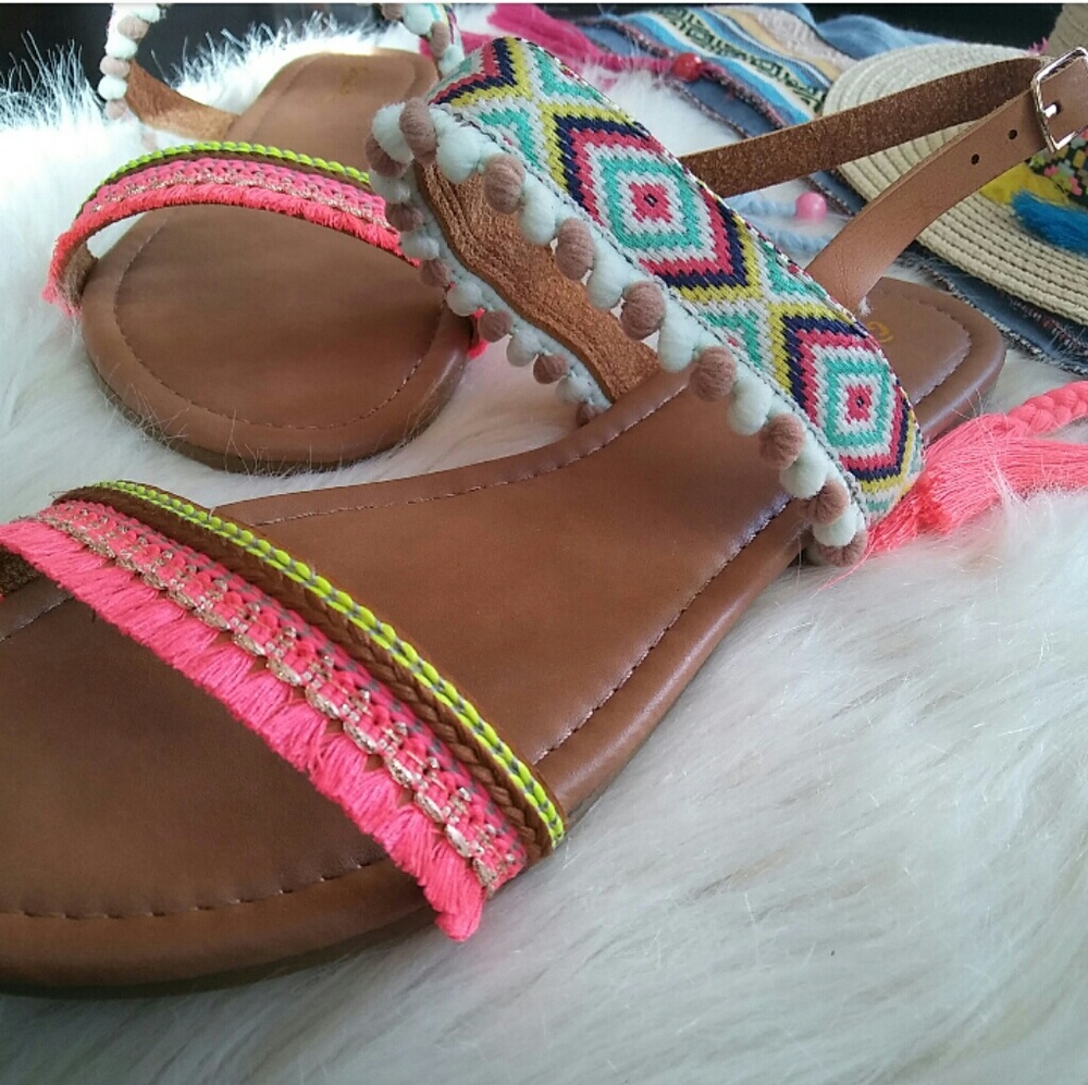 //The Adriana// Camel Aztec Print Sandal - Picture 6 of 7