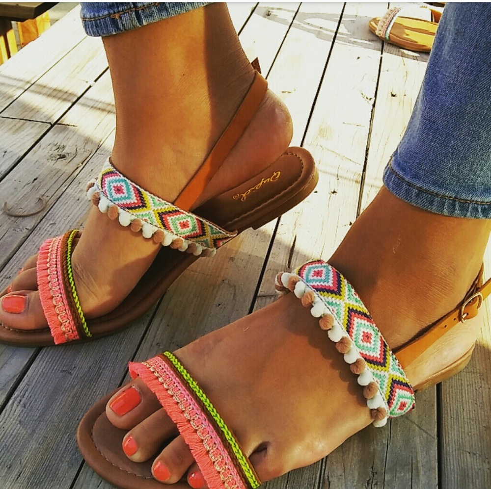 //The Adriana// Camel Aztec Print Sandal - Picture 5 of 7