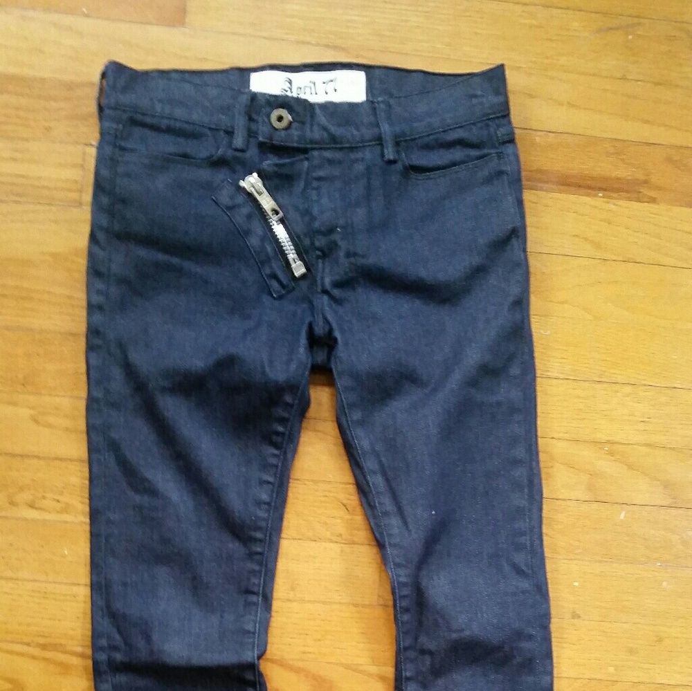 Jeans April77 designed in Paris