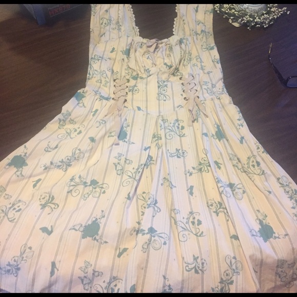 Hot Topic Dresses & Skirts - Limited Edition Cinderella dress.