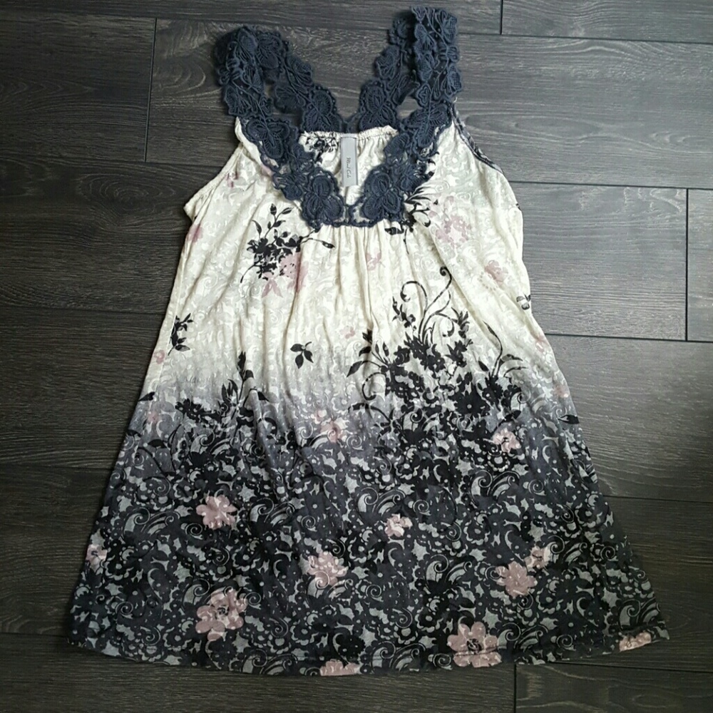 Sleeveless Flora Blouse