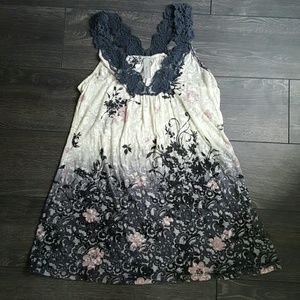 Sleeveless Flora Blouse