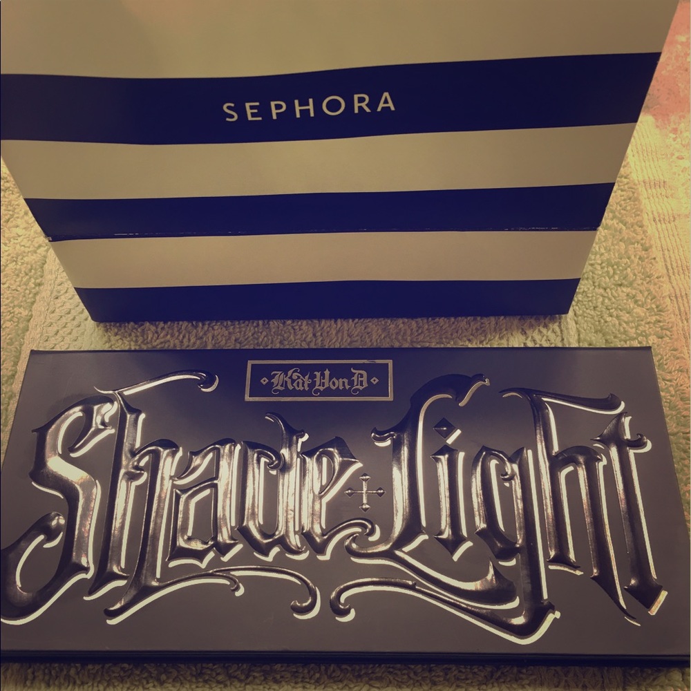 Kat von D shade of Light palette