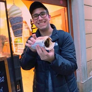 Meet your Posher, Taylor