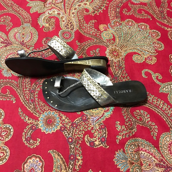 Unique Sandals - Picture 3 of 5