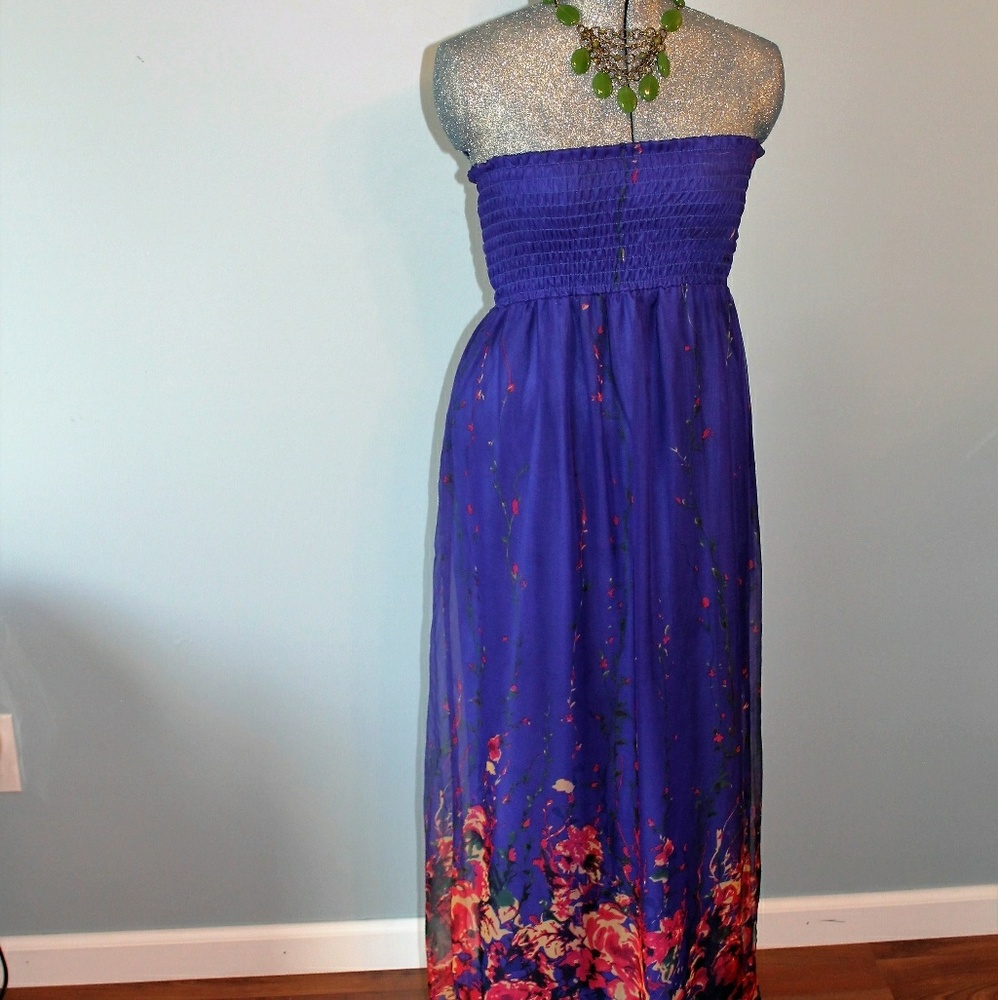 Vibrant Flowy Strapless Long Dress