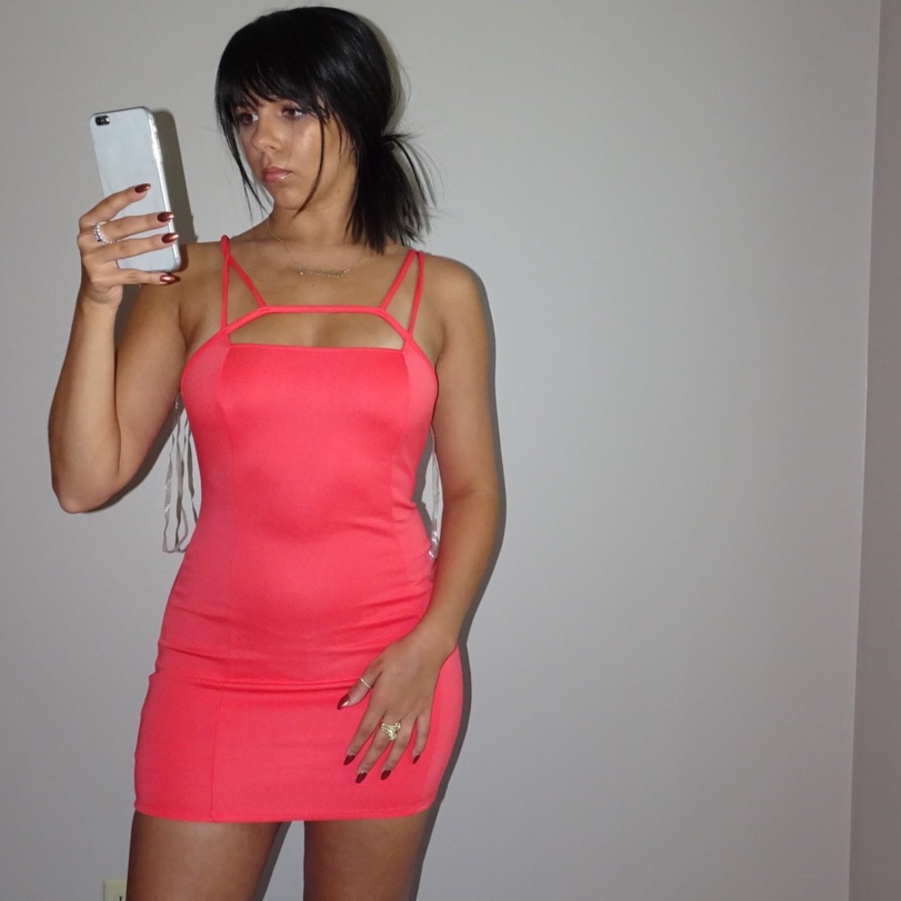 🎉Sz 2 NWT bodycon coral strappy dress - Figleaf