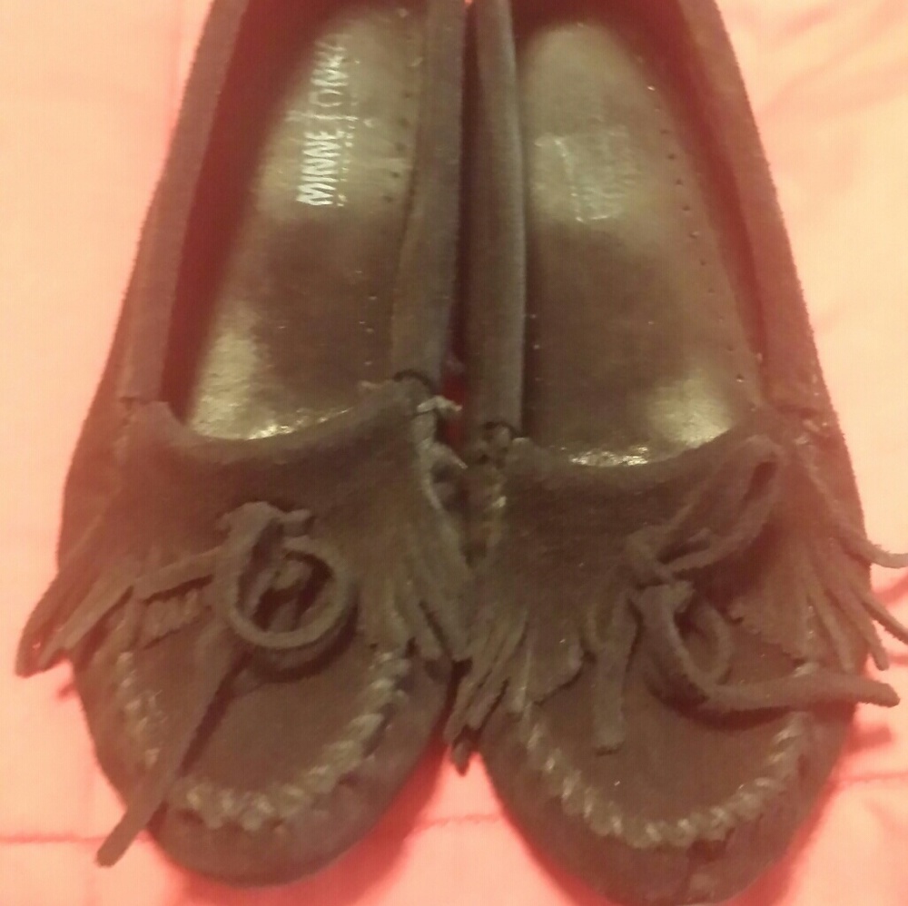Minnetonka black slip ons