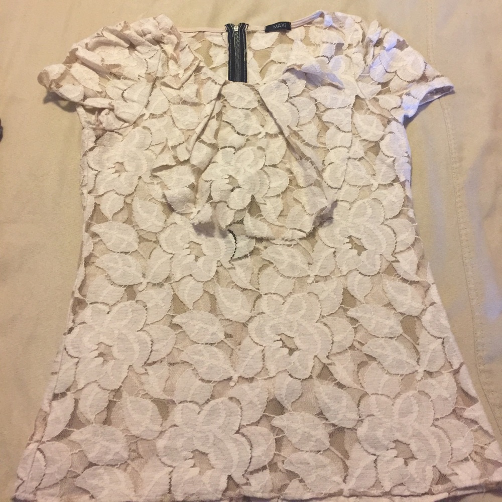 Beige cute lace shirt