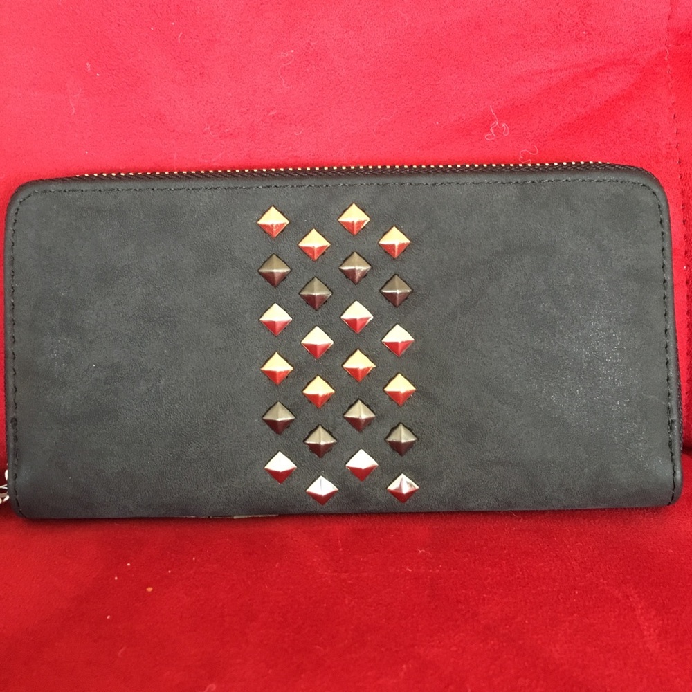 NEW PERFECT BIFOLD BLACK W/STUD WALLET CLUTCH NWT