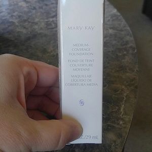 Beige 302 Mary Kay medium coverage foundation