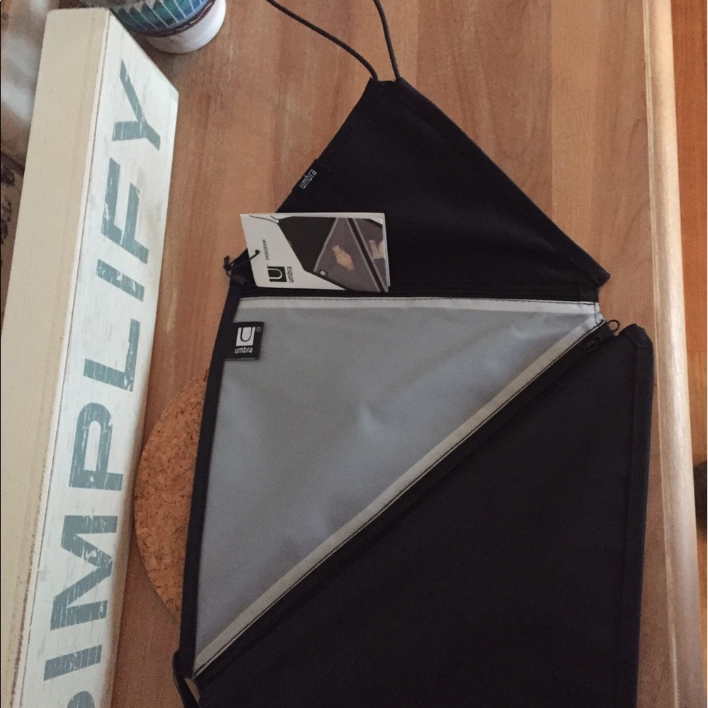 ✈️ LAST ONE UMBRA Folding Hanging Travel Organizer - Picture 4 of 8