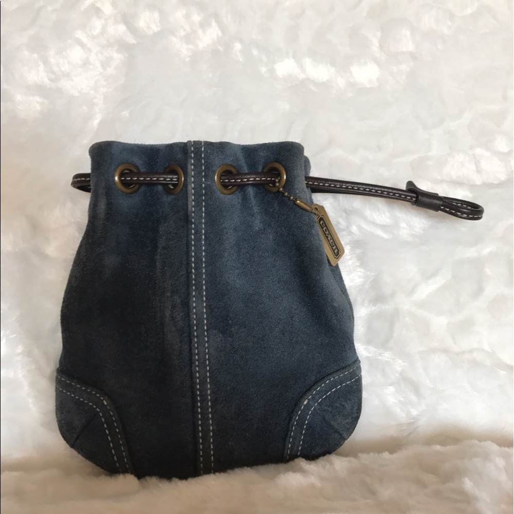 Today sale💓 Coach suede wristlet