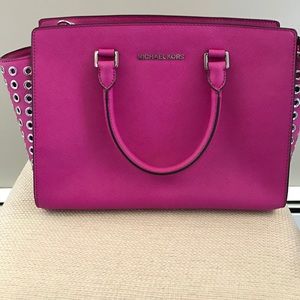 NEW!!! MK bag. matching wallet in for FREE