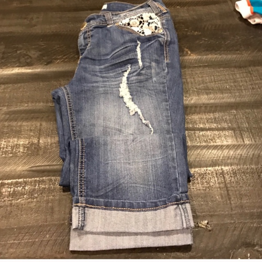 Capris - Picture 3 of 3