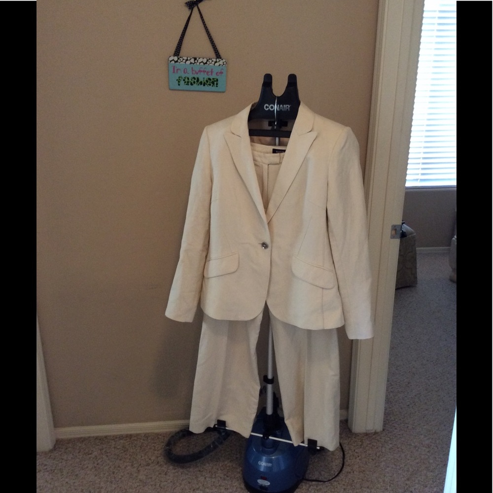 Ellen Tracy 3 piece suit.