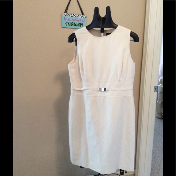 Ellen Tracy 3 piece suit. - Picture 4 of 5