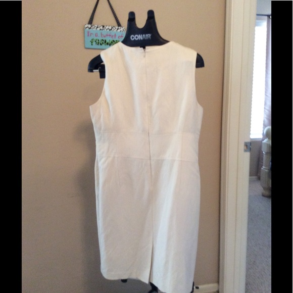 Ellen Tracy 3 piece suit. - Picture 5 of 5