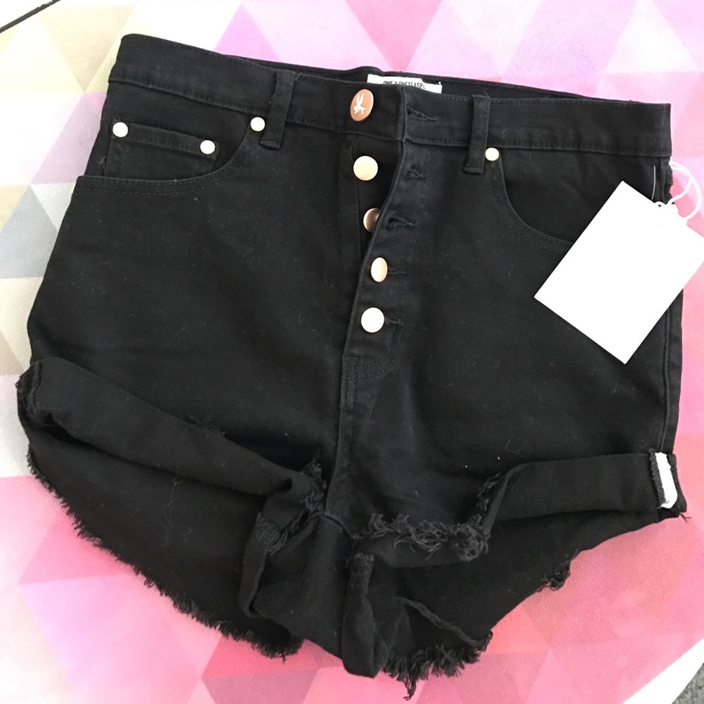 ⭐️ NWT One Teaspoon Lovers Shorts!
