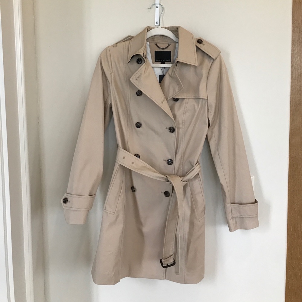 NWT- Classic Trench coat. Banana Republic