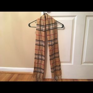 Roundtree & Yorke Scarf