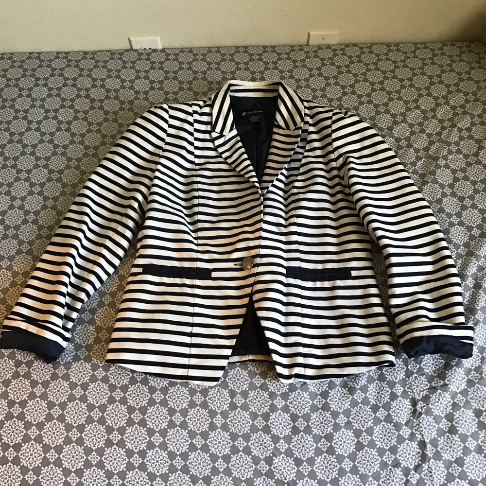 Whit  and blue vertical stripped Blazer