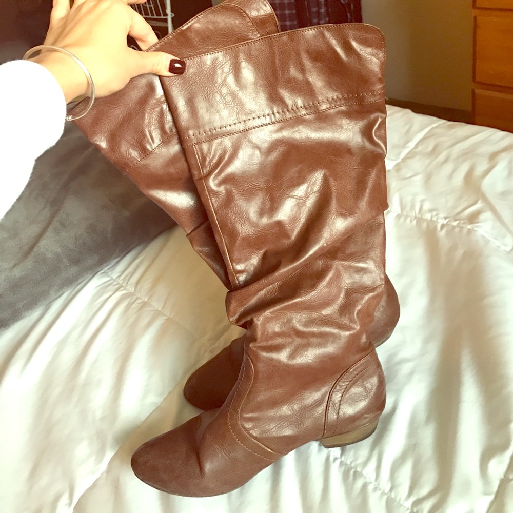 Tall leather slouched boots
