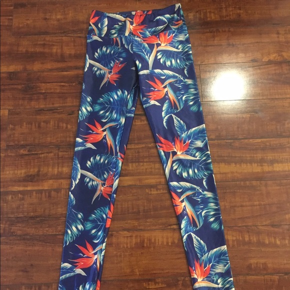 Gold Sheep 🐑 Yoga Pants in Birds of Paradise - Picture 4 of 4