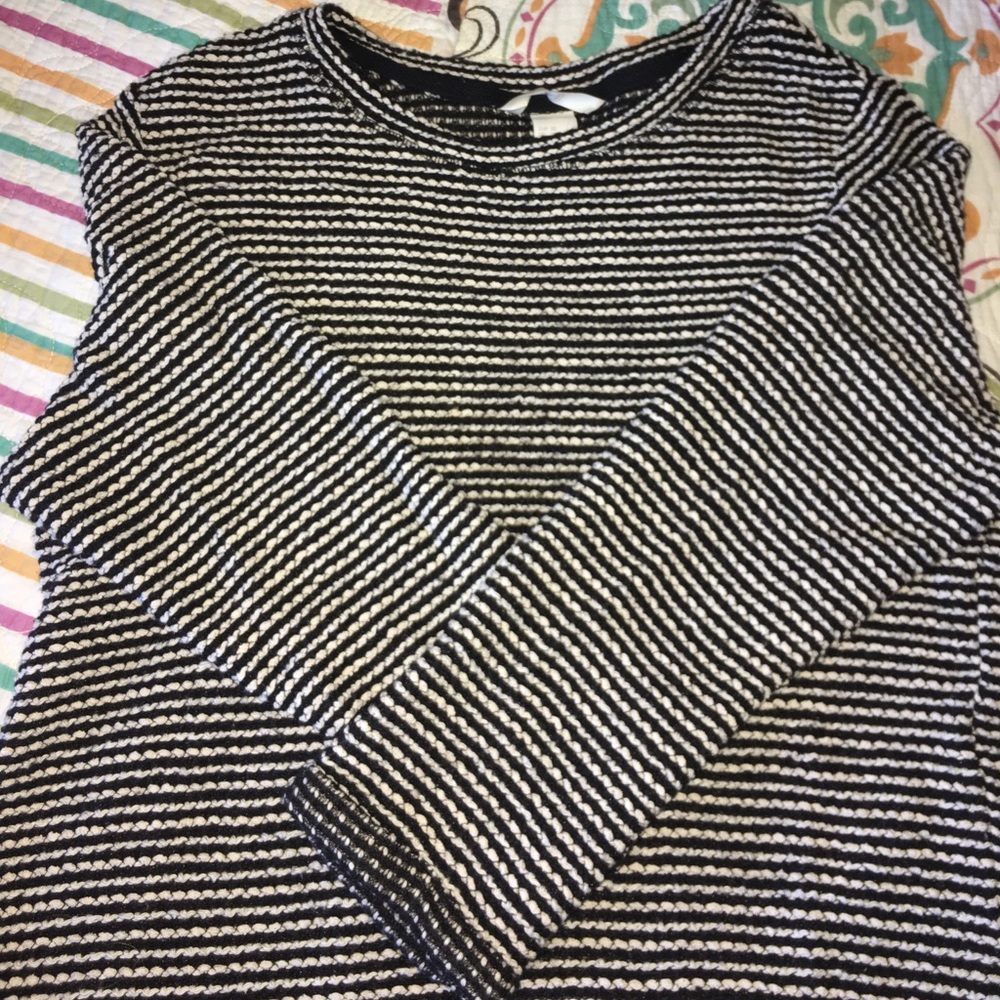 H&M black and white sweater