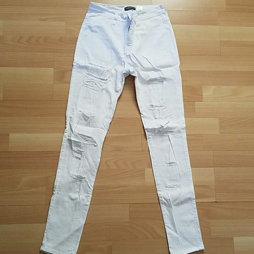 White fashion nova jeans