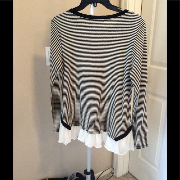 Striped top with ruffle. Very light! - Picture 2 of 2