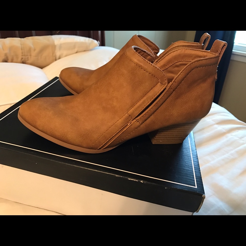 Cute, Tan, Ankle Boots!!