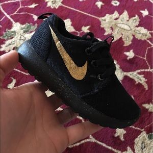 Brand new toddlers Nike roshes