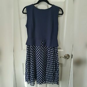 Sleeveless Poka dots dress