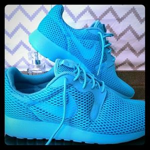 Blue Nike Roshe