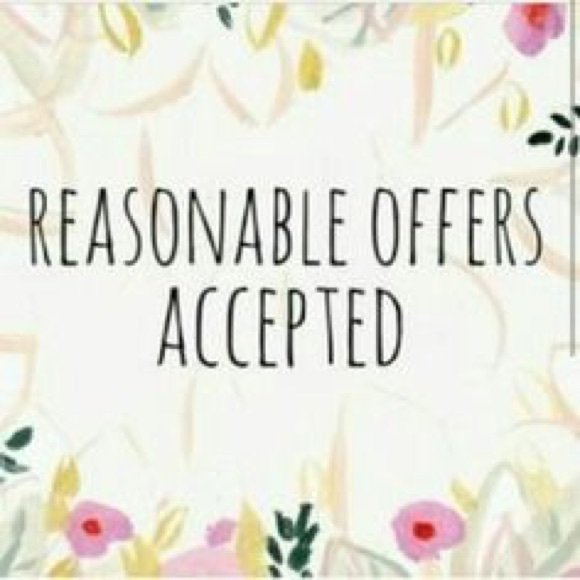 Meet your Posher, Caitlin - Picture 2 of 2