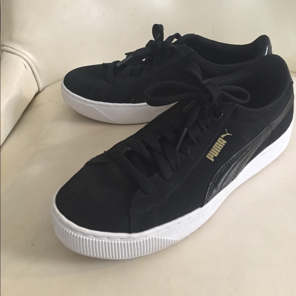 Puma Vikky platform sneaker size 7.5
