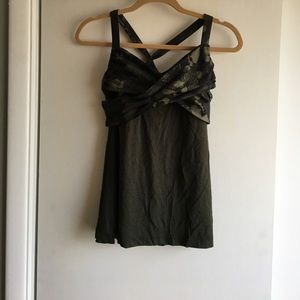 Pretty, never worn lululemon tank, size 8