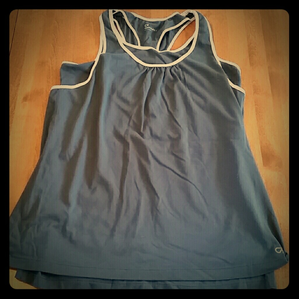 Double layer gap workout tank