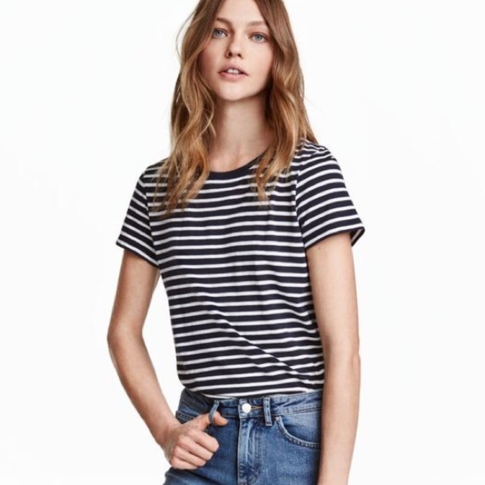 H&M striped navy and white crew neck tee shirt