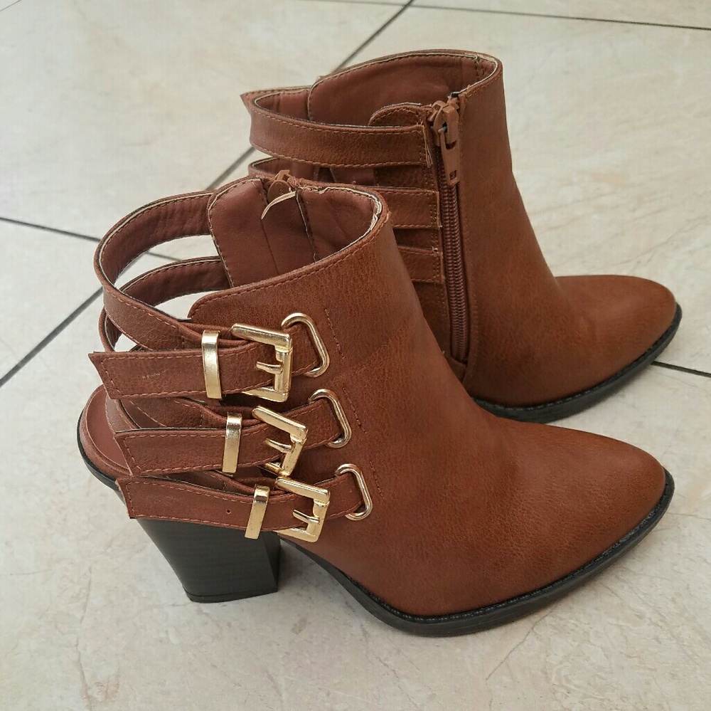 Tobi ankle booties