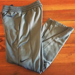 Nike jogging pants size 6-7