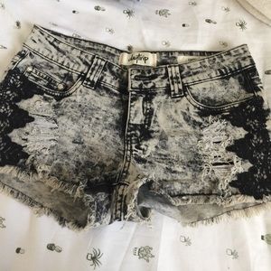 Day trip distressed shorts