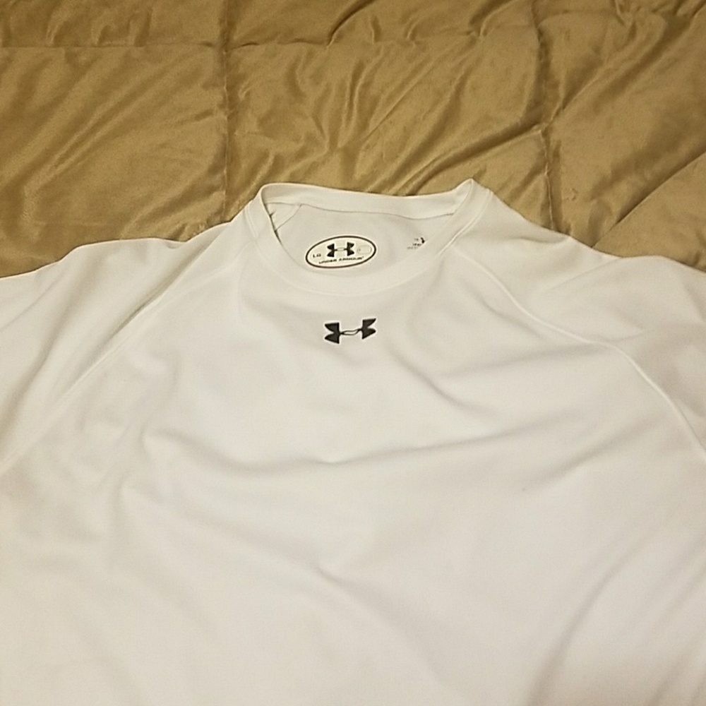 Under Armour tshirt